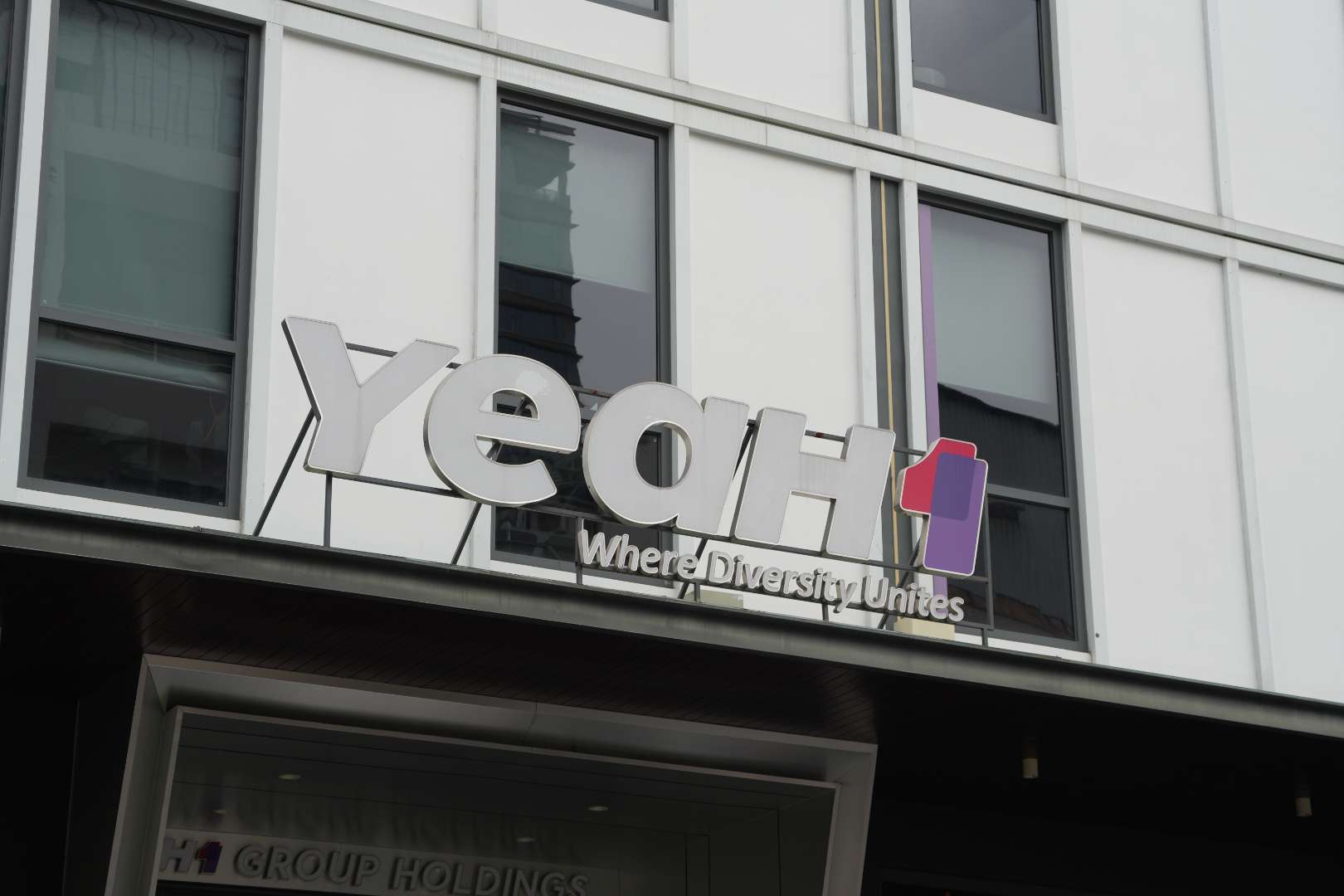 YeaH1 2022 - RESTRUCTURING